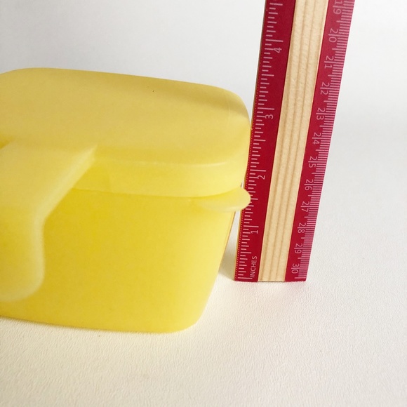 Tupperware Forget Me Knot Hanging Cheesep Keeper Container #5338 Yellow - Picture 9 of 11